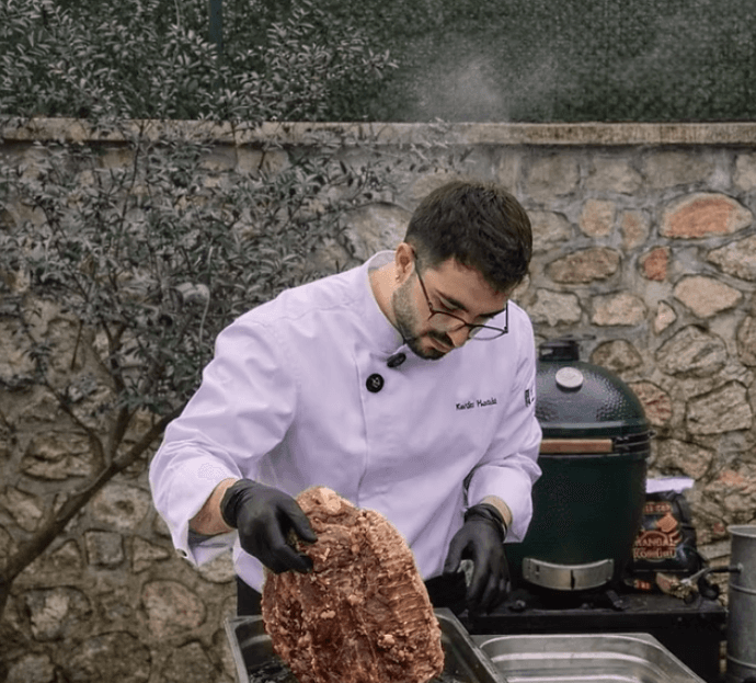 Şef Kadir Hanik Kimdir?